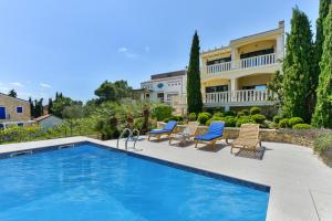 Beachfront Villa Mediterranea