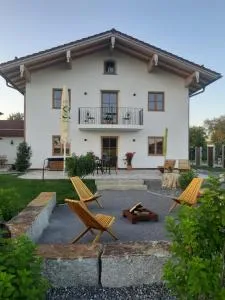 Ferienwohnungen Schneckenhausen - Obing