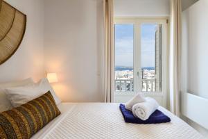 Supreme Mykonos Town House with Views & Pool & Parking