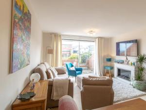 Cosy Seaside Home with Free Parking - Pass the Keys