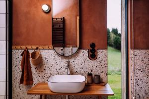 Stodoła naturalnie - wyjątkowy dom z balią na Kaszubach nad jeziorem