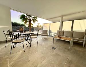 Wonderful, excellent new 4-bed apartment near Málaga with indoor and outdoor swimmimg pools, gym and sauna facilities