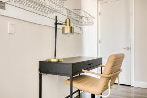 Hollywood 1br w pool gym nr Santa Monica Blvd LAX-906