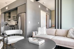 Hollywood 1br w pool gym nr Santa Monica Blvd LAX-906