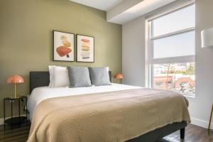 Hollywood 1br w pool gym nr Santa Monica Blvd LAX-906