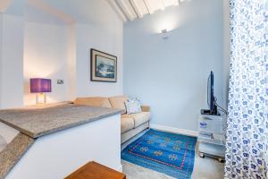 BMGA l Luxury Home with Patio in Trastevere