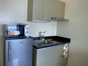 Makati Penthouse with Stunning City Skyline View