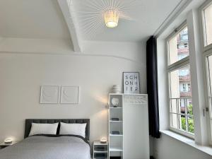 MEOS 2 -Zentrum-Parkplatz-Hofblick-Gym-Netflix