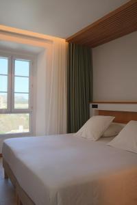 Hotels Le Royal Hotel Restaurant : photos des chambres
