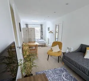 Studio Apartment North Cardiff - Rudry