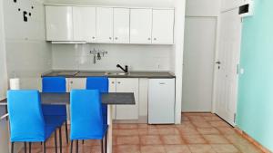 Aquamarine Marfil - Sun and pool