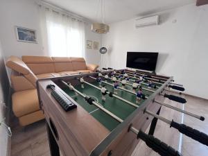 Spacious 4 bedroom apartment with free parking lot