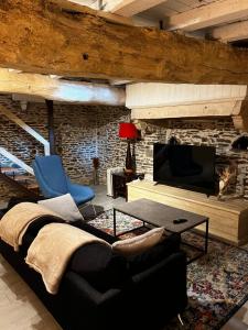 Domaine de la Ville Chérel, maison en pierre