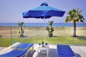 Blue - Beach Front Spectacular Villa Sleeps 10