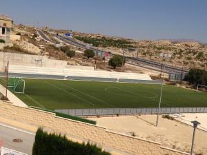 adosado con piscina a 10 minutos de Alicante