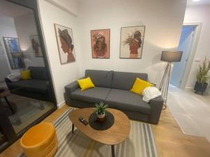 Onebedroom apartment with a pool and jacuzzy