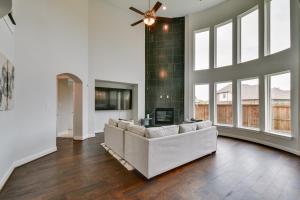 Fenced Yard and Pool Access Spacious Mansfield Home