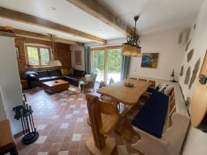 Das Hexenhaus: Haus im Wald