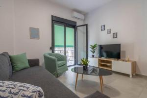 Garden of Eden in Neos Kosmos