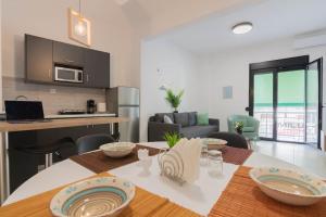 Garden of Eden in Neos Kosmos