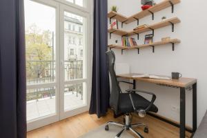 Apartment with Balcony Warsaws Praga by Renters