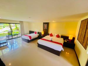 Palm Galleria Resort