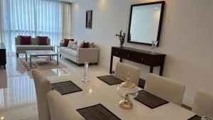 Cosy home in heart of Colombo at Capitol Twinpeaks.