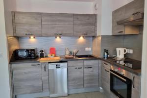 Maisons de vacances Chez Lou et Dan 4P apartment with balcony elevator and secure parking : photos des chambres