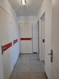 Maisons de vacances Chez Lou et Dan 4P apartment with balcony elevator and secure parking : photos des chambres