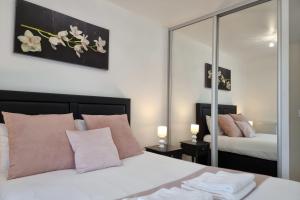 Maisons de vacances Chez Lou et Dan 4P apartment with balcony elevator and secure parking : photos des chambres