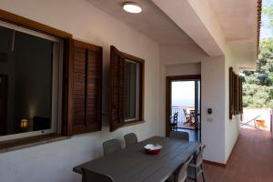 Villa Gina con vista mozzafiato sul golfo di Macari