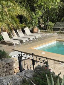 Maisons de vacances Le relais de Romane Logement tout confort, piscine : photos des chambres