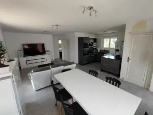 Petite maison de 70m2 très calme - 阿列河畔美岸