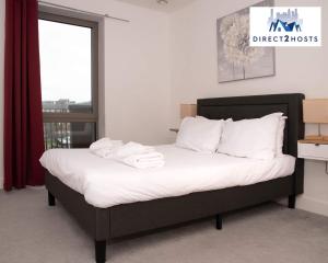 Stylish & Comfy One Bedroom Apartment By Direct2hosts in Great East London location!