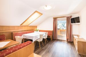 Apartments Chalet Zirm