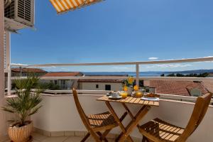 Newly renovated apartment with a beautiful sea view Emili