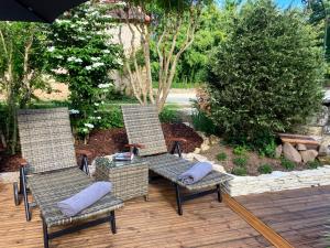 Maisons de vacances La Tuilerie Grange (Adults only gite) with two en-suite double bedrooms : photos des chambres