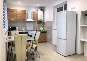 Центр посуточно Новая двухуровневая квартира da Luisa