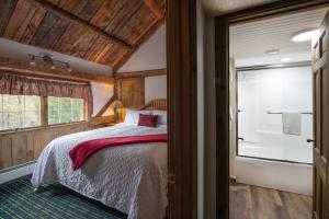 Barn Suite room in Christmas Farm Inn and Spa