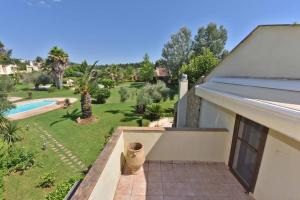 Luxurious Sunny Villa near the beach with a pool