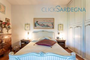 Villa right on the beach a Santa Margherita di Pula for 12 people