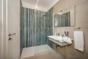 Villa Maria con piscina e vista mare