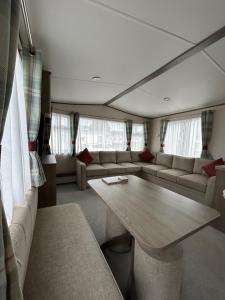 Delightful 2 bedroom Caravan, Pencnwc, New Quay