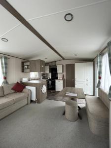 Delightful 2 bedroom Caravan, Pencnwc, New Quay