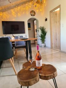 Lemonia Apartment with yard