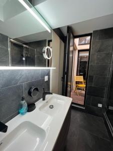 Appartements Les suites de Stanislas jacuzzi & spa : photos des chambres