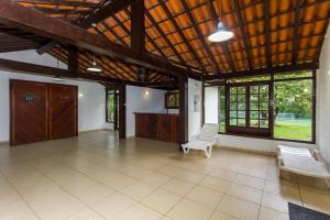 CASA NA PRAIA- BÚZIOS- Condomínio de frente para o mar