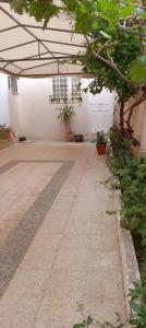 Studio, Cité la GAZELLE ,pas Jafar, quartier calme 10 min de laéroport près du Technopark