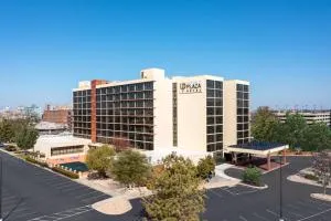 University Plaza Hotel - Springfield