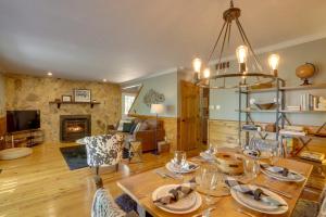 Blue Ridge Getaway with Hot Tub and Seasonal View!